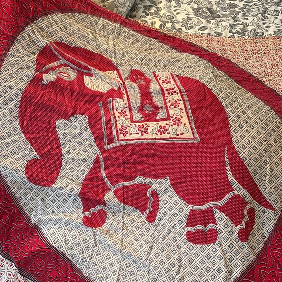 Elephant scarf wrap or wall hanging - Picture 2 of 5